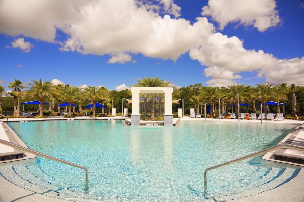 سونوما ريزورت باي في إتش سي هوسبيتاليتي