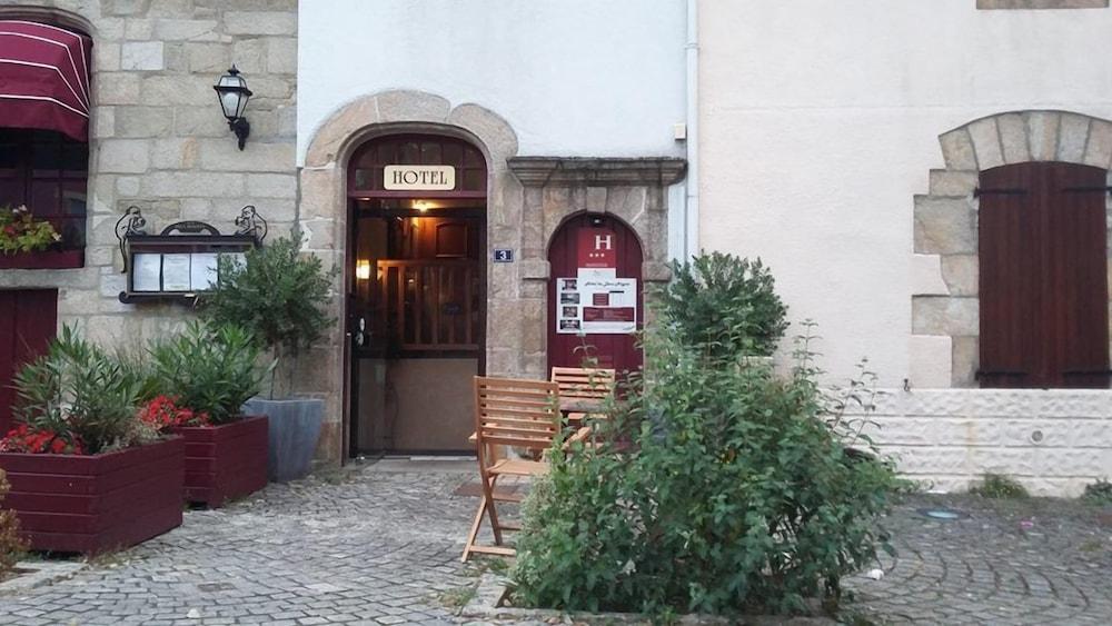 أوتال ليه دو ماغو