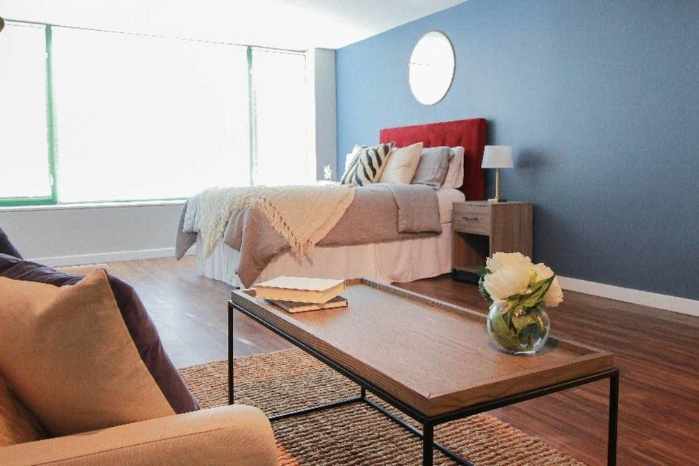 ذا جالفستريم - فايبرنت ستوديو إن ذا هارت أوف داونتاون الصورة الأساسية