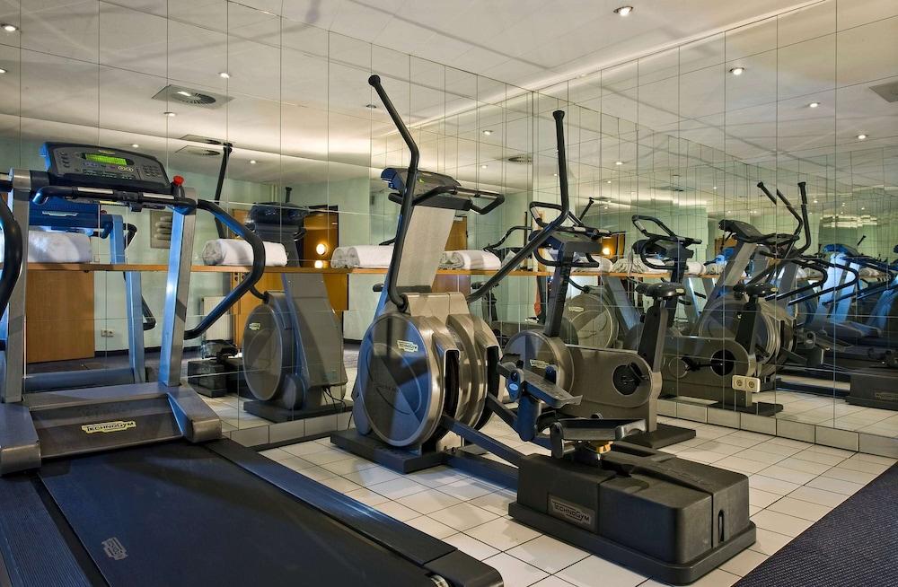 Wyndham Hannover Atrium Fitness Facility