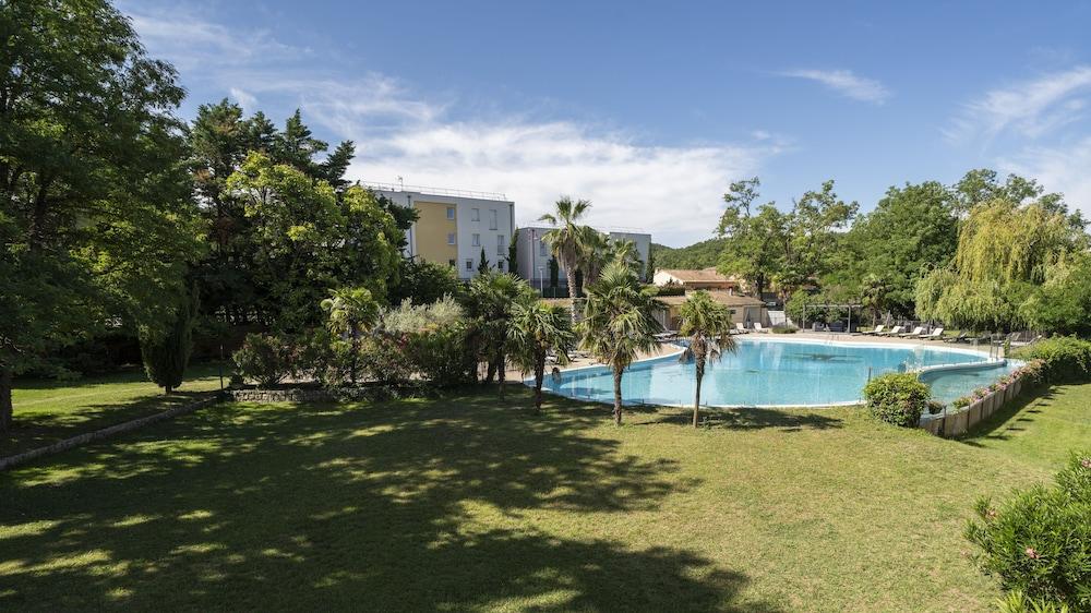 هوتل ريستورانت ليه أوليفيرس