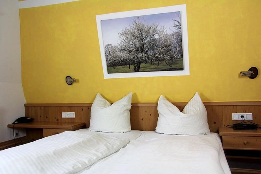 جاستهوف تسوم جولدنين هيرشين