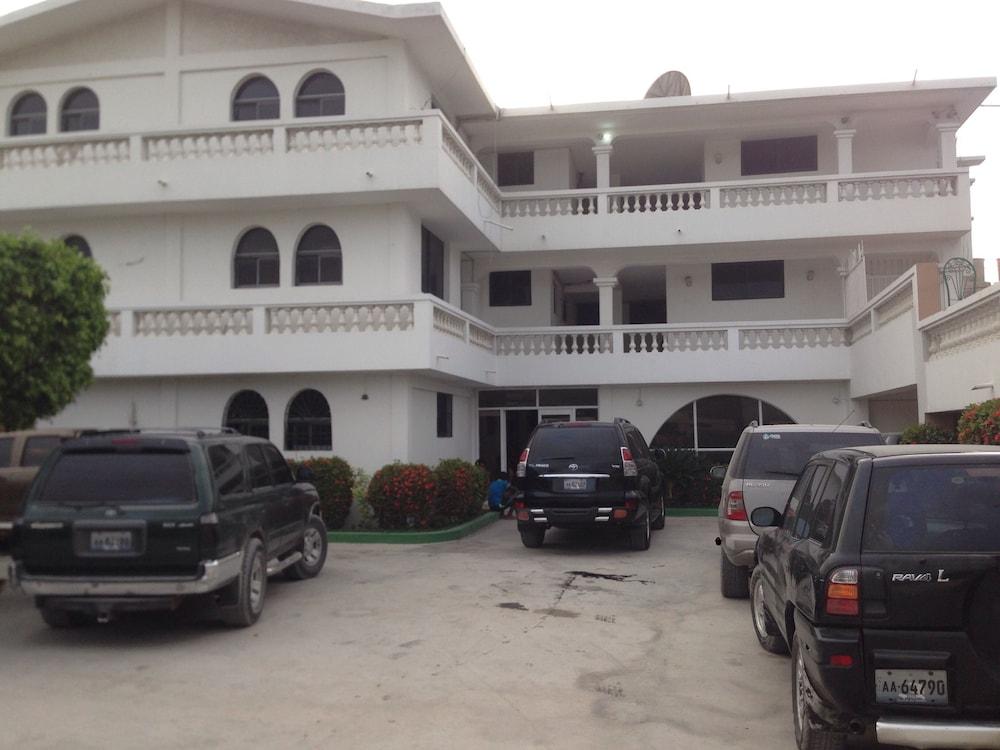 ميليين كونتيننتال الصورة الأساسية