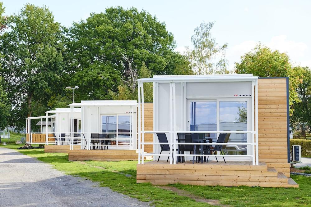 فيرست كامب خونستافيك كارلسكرونا