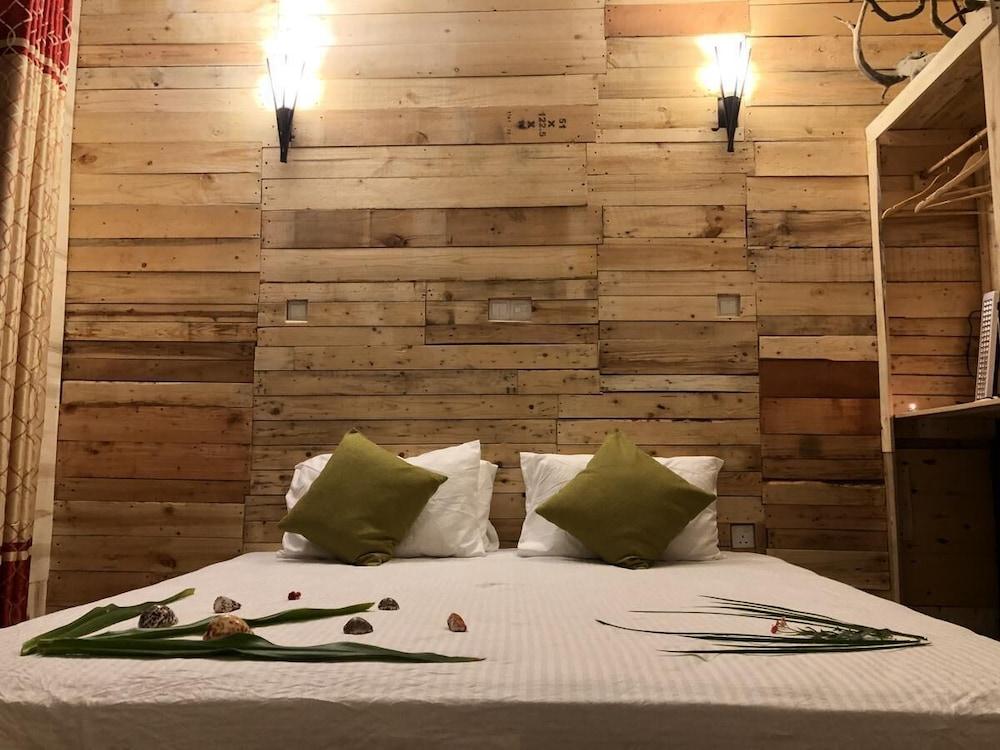 وايت تيرن مالديفز