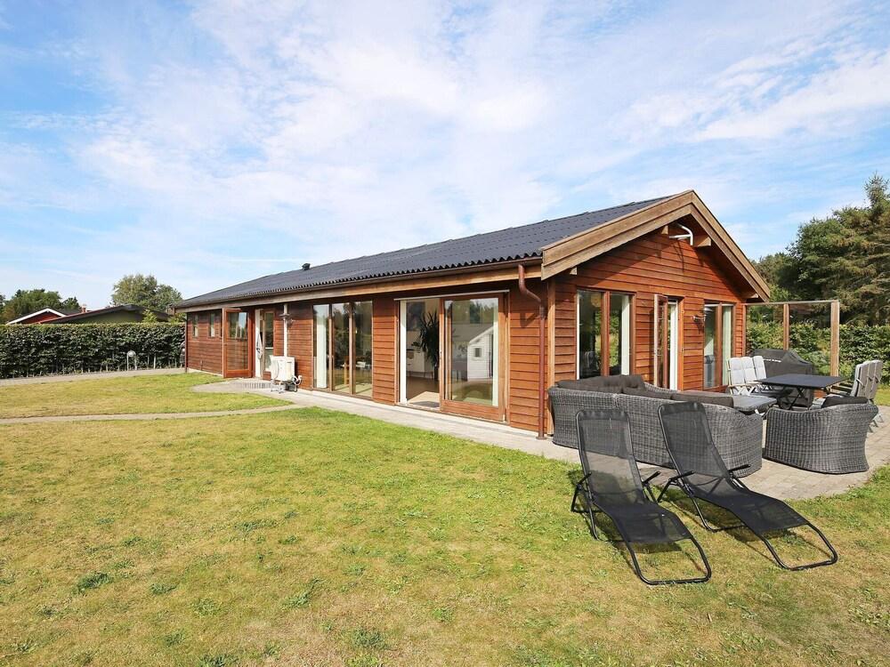 هوليداي هوم إن سكيبي