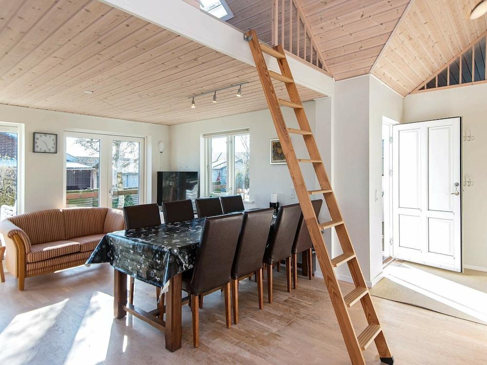 كوزي هوليداي هوم إن جوتلاند ويذ سي فيو غرفة معيشة