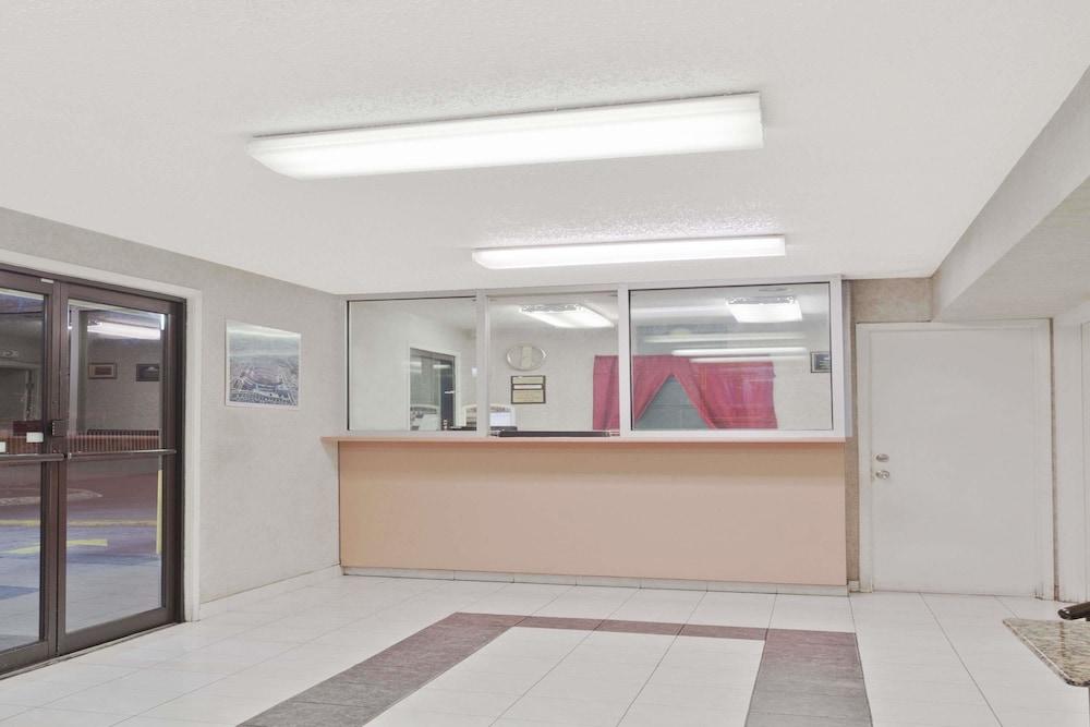 دايز إن باي ويندام داونتاون - ناشفيل ويست ترينيتي لين الردهة