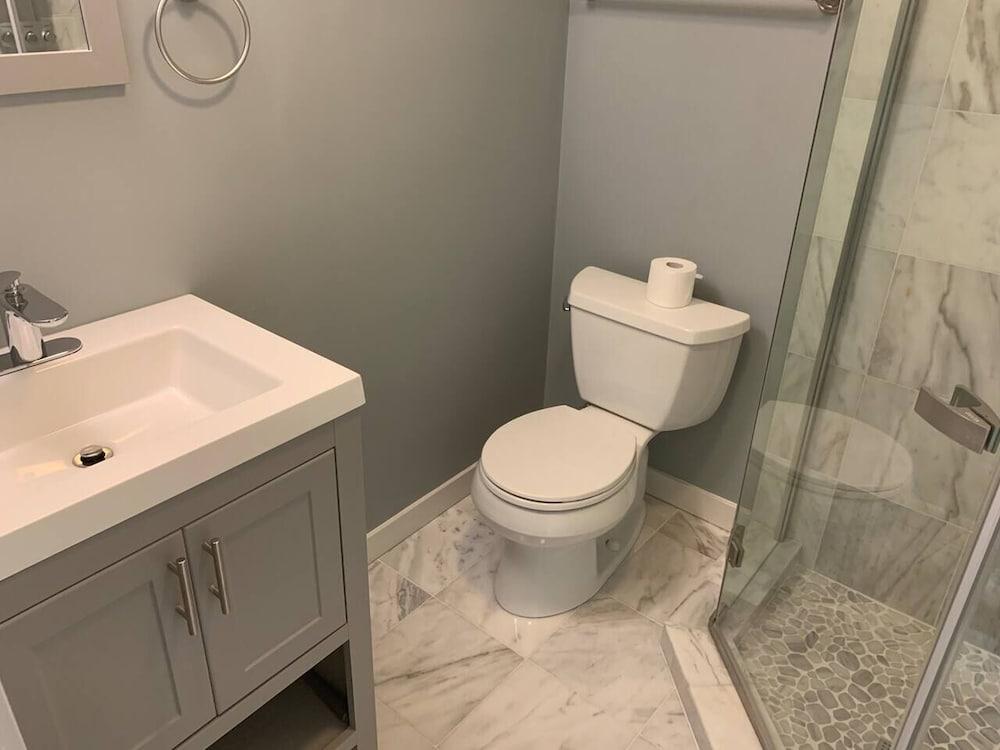 نيو كوندو 5 بد رومز 3 باث روم داون تاون بوستون نورث إند حمام