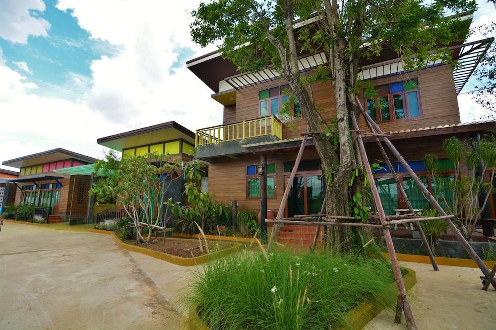 ريوان ناباسورن