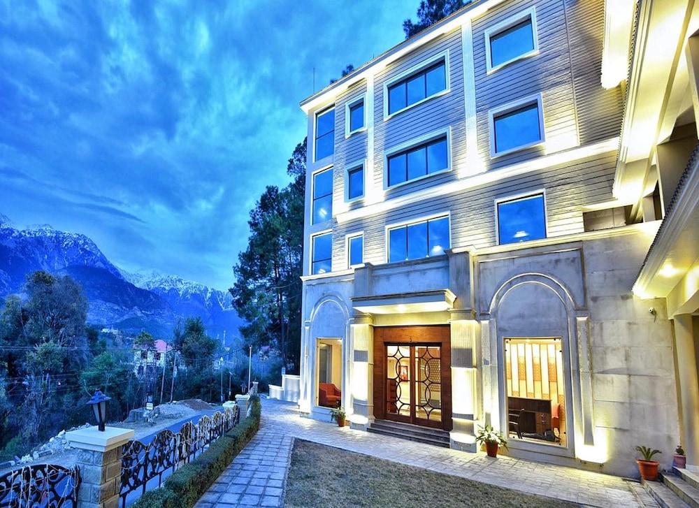 جوستا بالامبور ريزورت آند كونفينشن سنتر المنطقة الخارجية