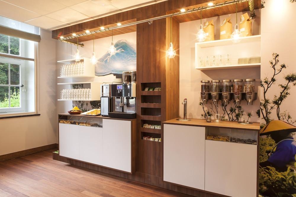 كونفيرنتيهوتل كونتكت در كونتيننتن منطقة الجلوس في الردهة