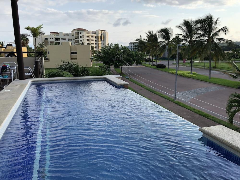 بريثيوسا كاسا بي نايار