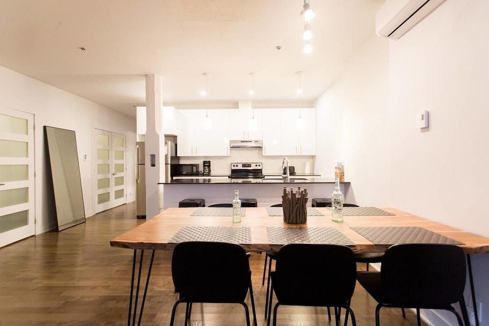 هيوج إنداستريال لوفت نير مونت - رويال مترو