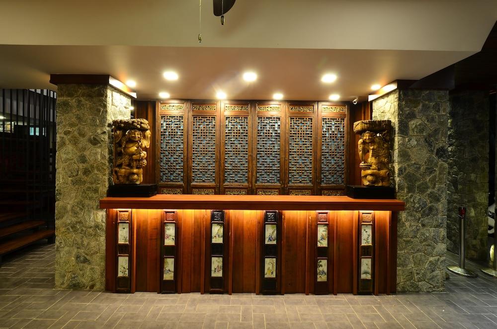 Lap Roi Karon Beachfront Reception