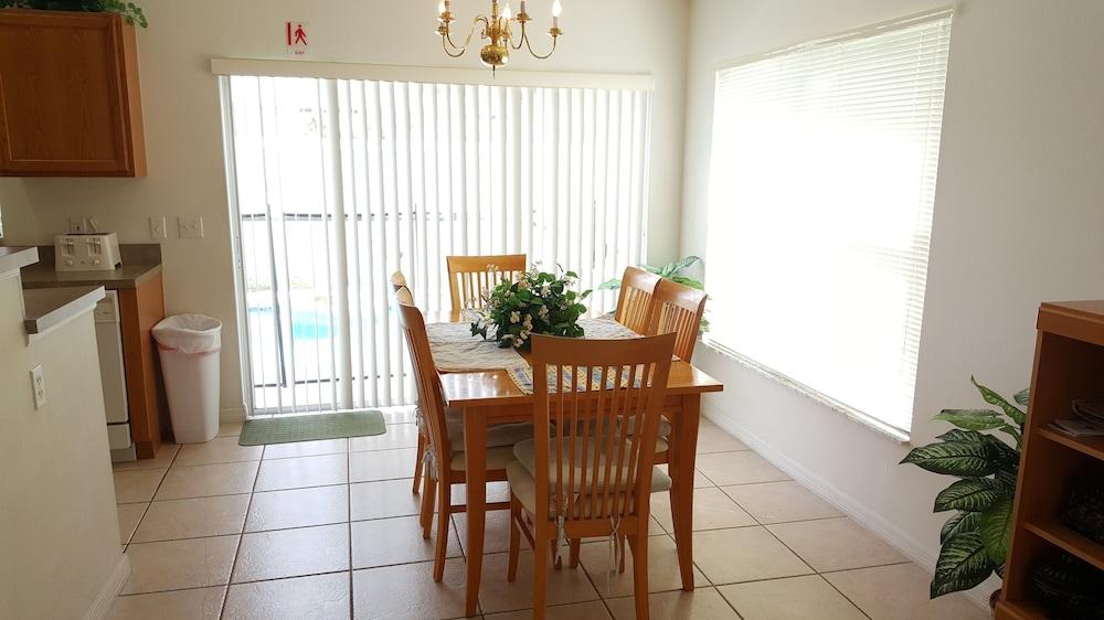 إيه إتش آر 225 - ساوثيرن دونز - 3 بد رومز 2 باث رومز فيلا