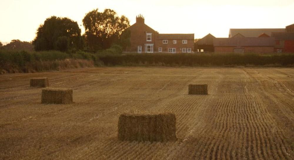 بورتون جرانج فارم هاوس بي آند بي تفاصيل الفندق من الخارج