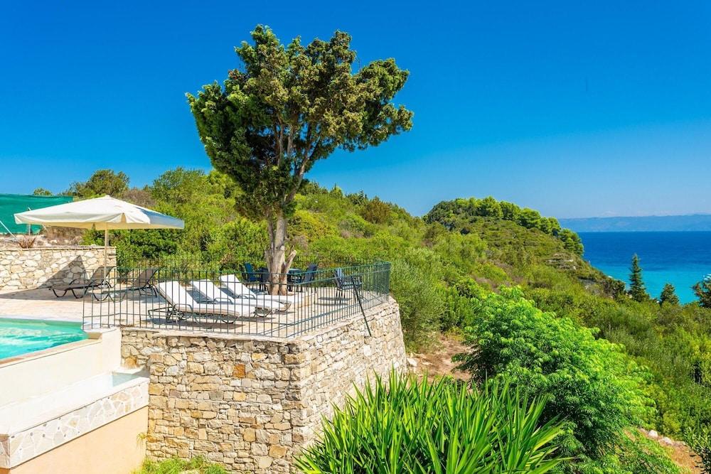 Alexander Large Private Pool Walk to Beach Sea Views A C - 264 Room