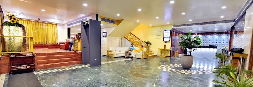 ذا سيناتور هوتل