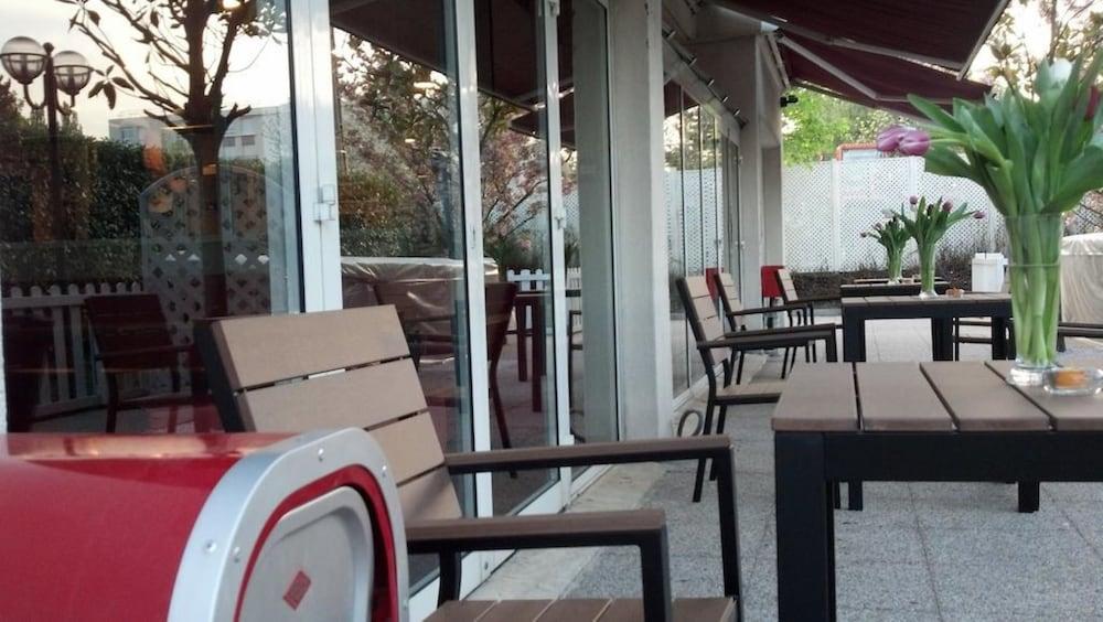 لو ريليه دي بالايسو أخرى