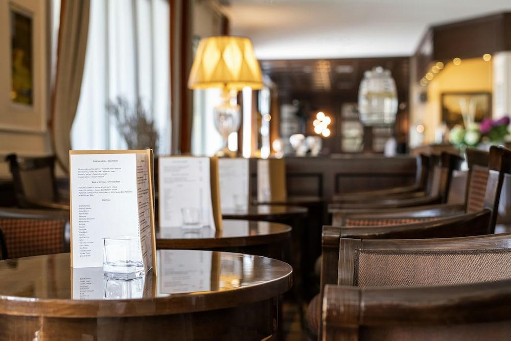 ذا ريجينسي هوتل، شور هوتل كوليكشن باي بست ويسترن منطقة الانتظار في الردهة