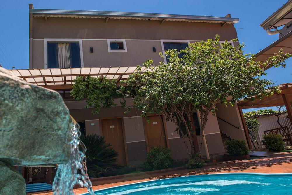 بوزادا ناناي تفاصيل الفندق من الخارج