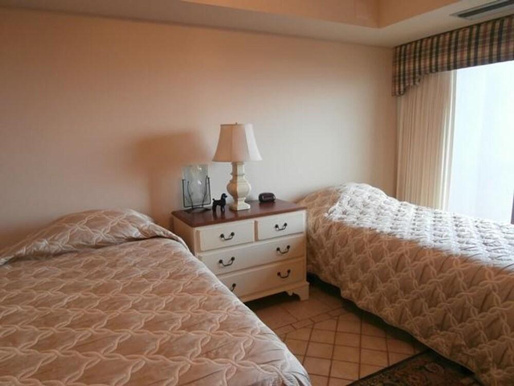 Henlopen Unit 204 by Long & Foster Room