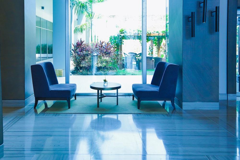 راديسون بلو هوتل، أبيجان آربورت الردهة