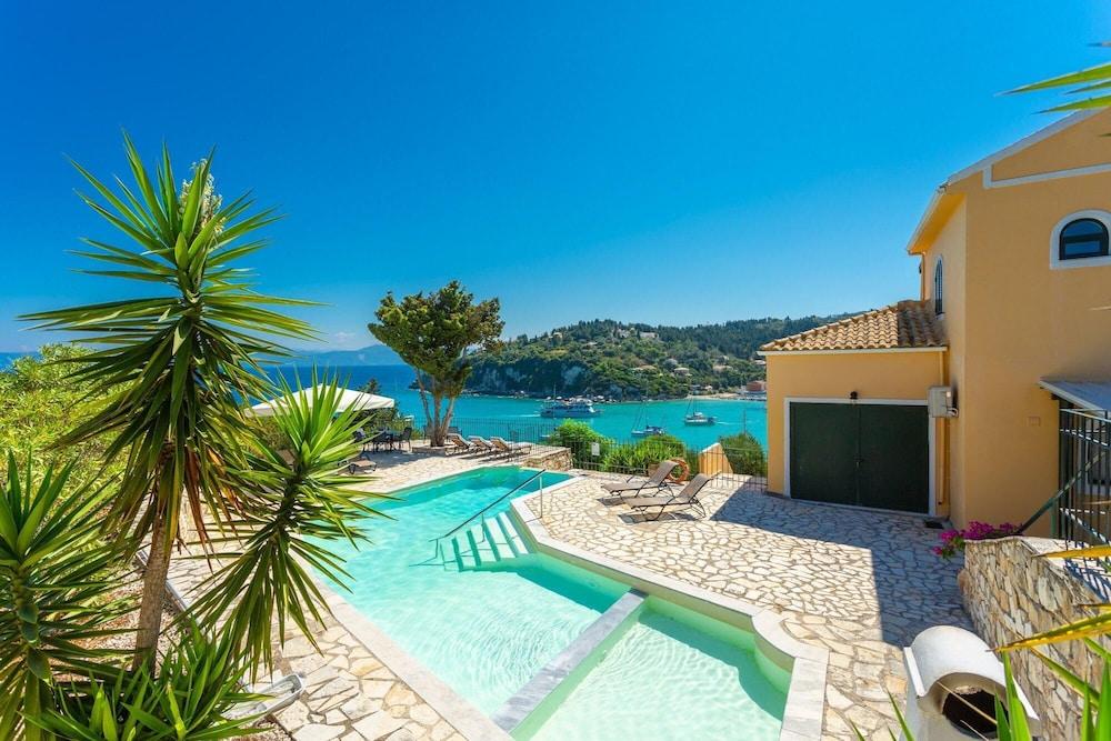 Alexander Large Private Pool Walk to Beach Sea Views A C - 264 Room