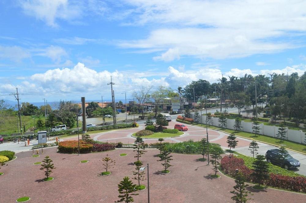 MaxStays - Max View at Wind Residences Tagaytay Property Grounds