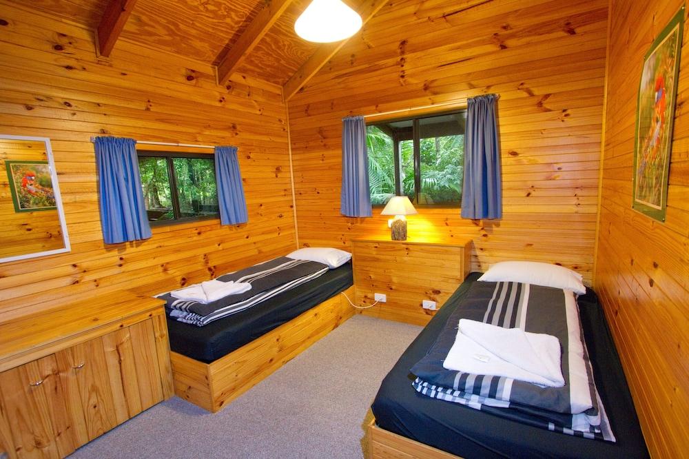 Mt Glorious Getaways Room