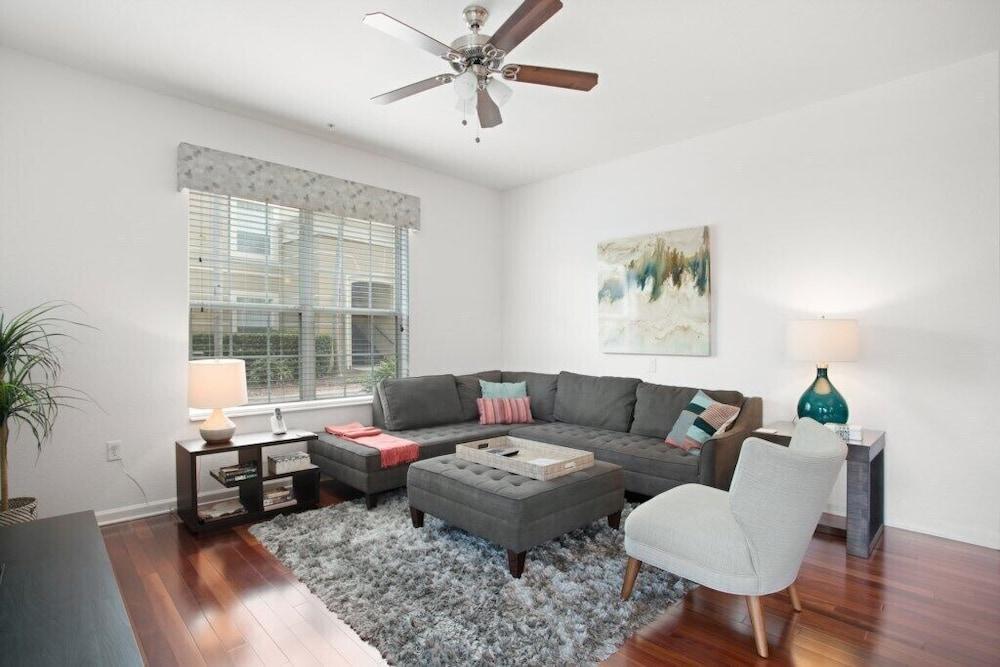 لاكشري أواسيز