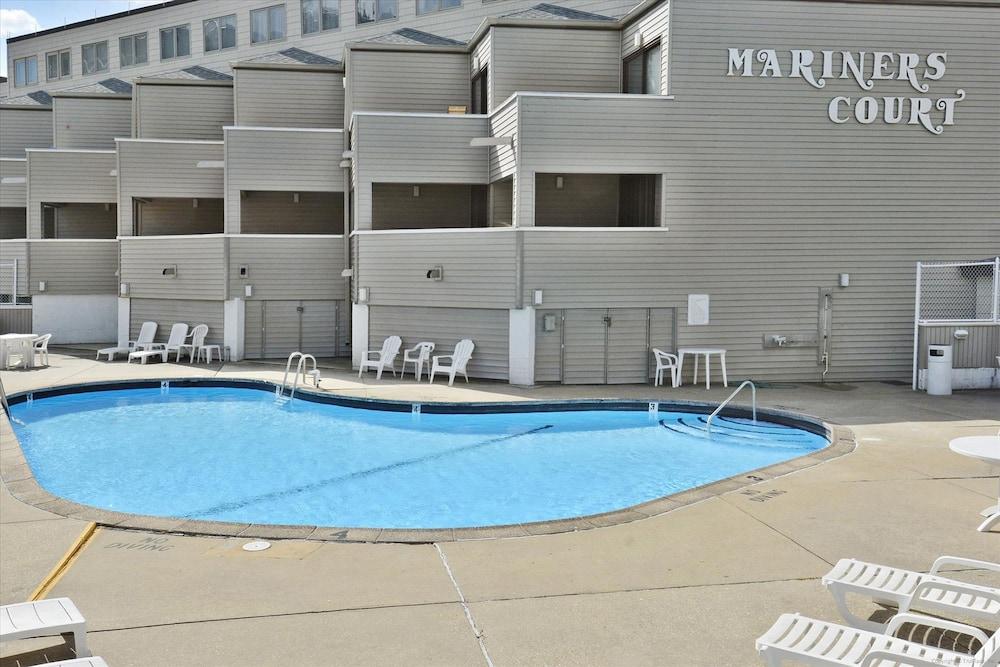 مارينرز كورت 223 باي لونج آند فوستر