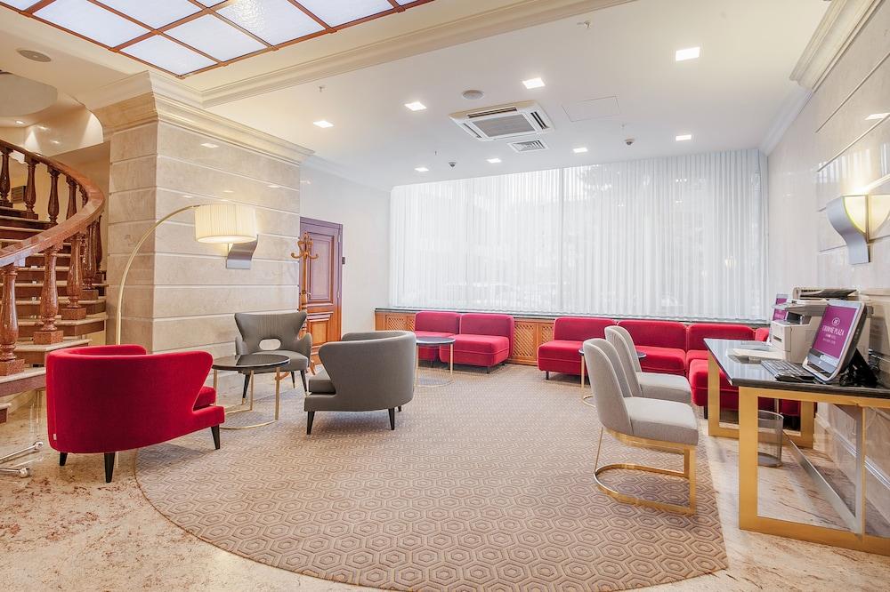 كراون بلازا كراسنودار سنتر، آن آي آيتش جي هوتل الردهة