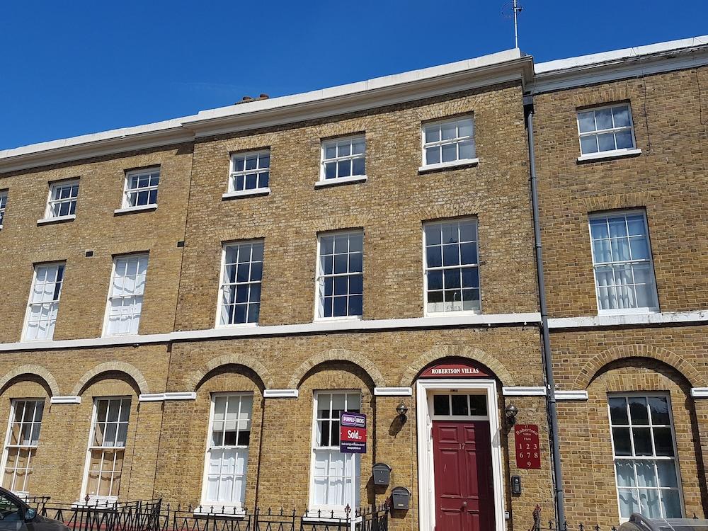 أبارتمنت 9 روبرتسون فيلاز