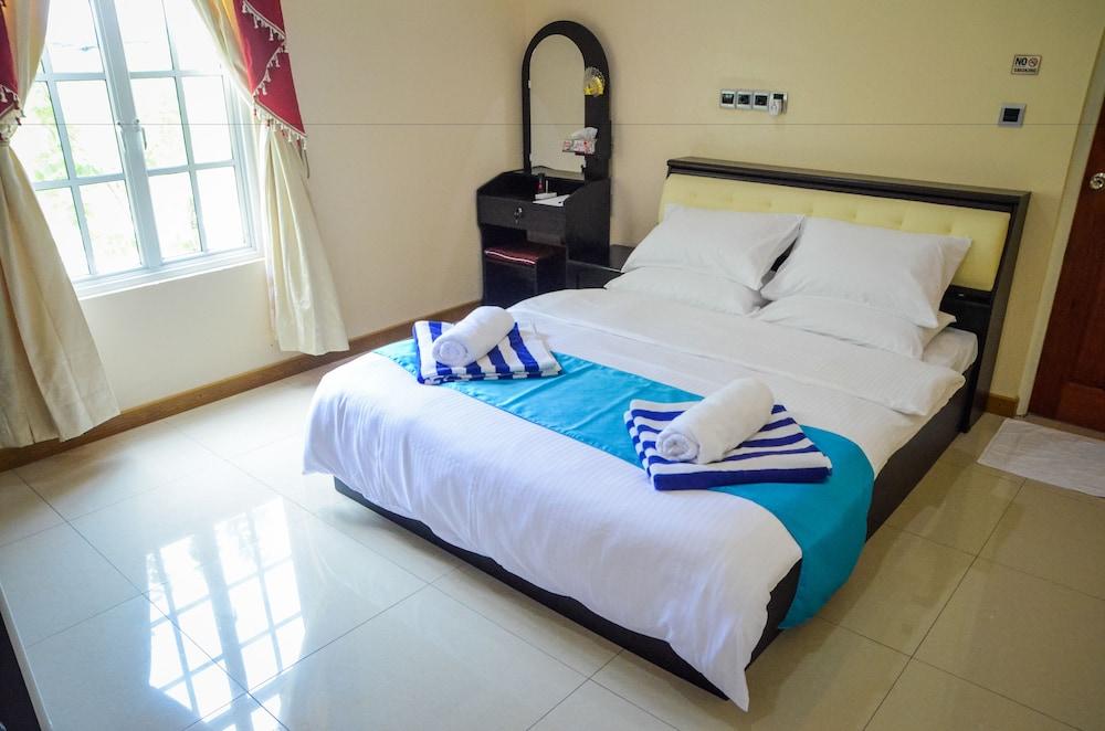 ويل شارك إن مالديفز