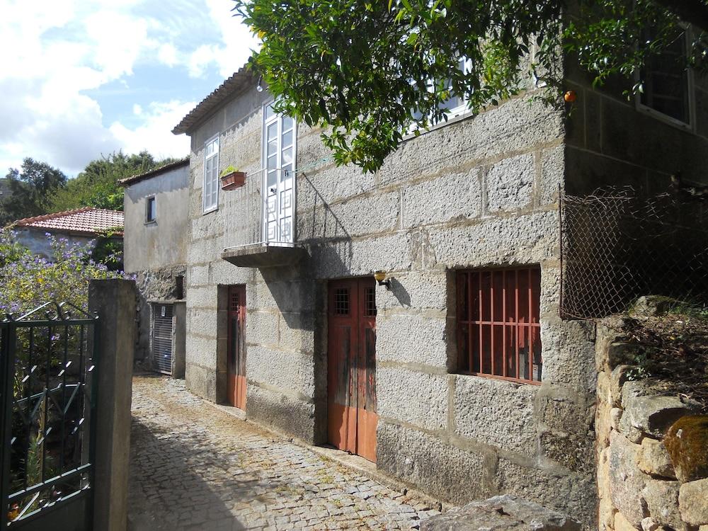 تشارمينج 2 بد كوتيدج إن سانتا مارينها دو زيزير المنطقة الخارجية