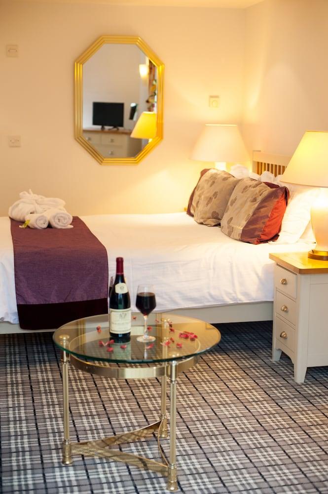 Cross Keys Inn Room