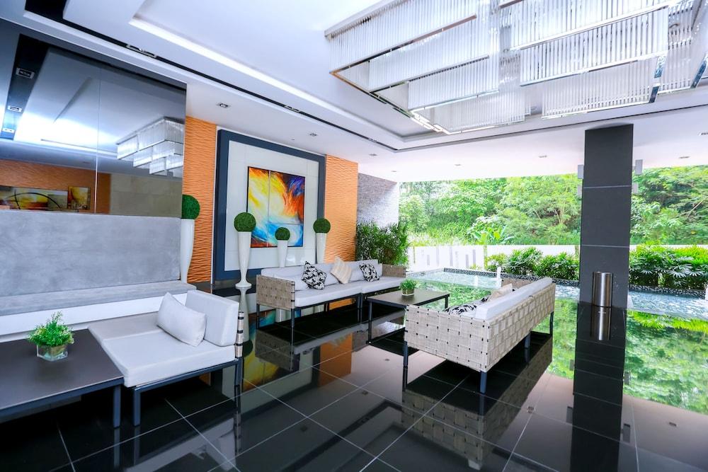 ريتشموند آند أستون كيارا سويتس كوالالمبور