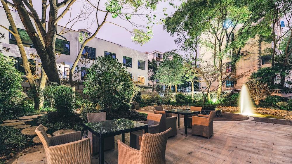 أتور هوتل ليوكوان رود جاوشين زيبو المنطقة المحيطة بالمنشأة