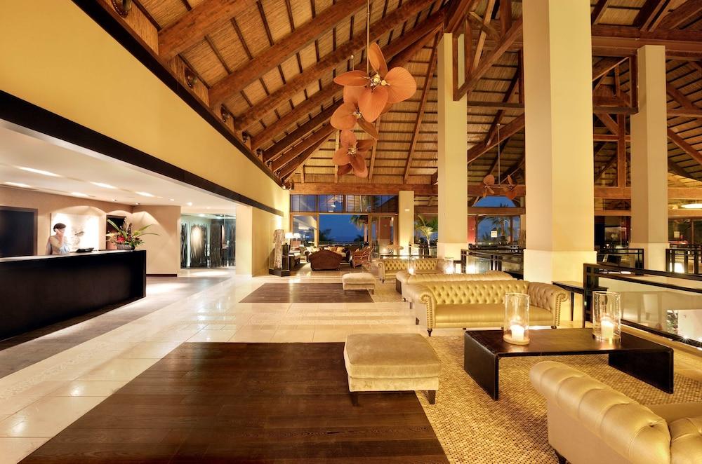 إيشا جاردنز هوتل آند تاي سبا، أه رويال هايدواي هوتل