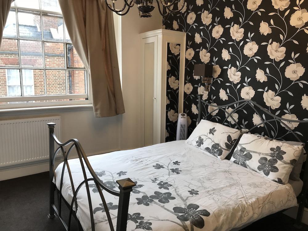 ذا كينجز هيد هوتل غرفة