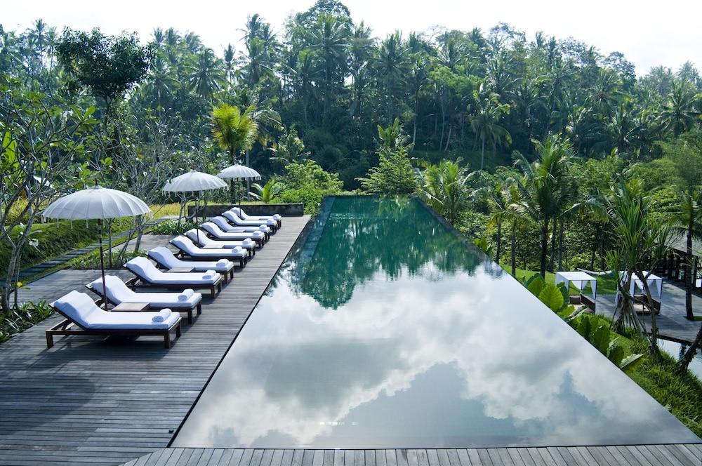 كومانيكا آت بيسما