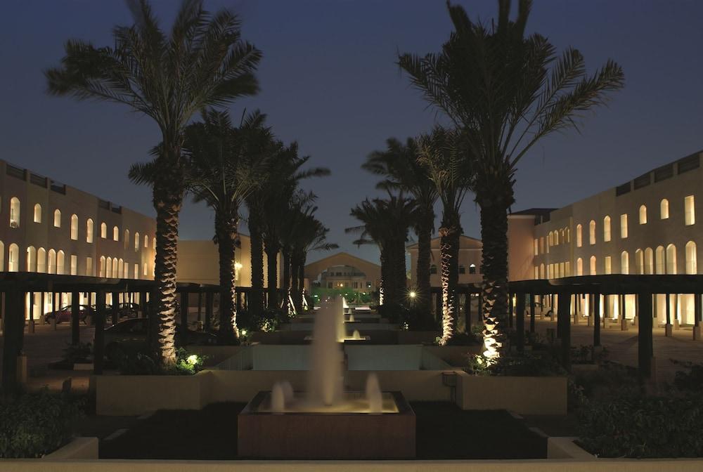 منتجع وفندق موفنبيك البدع الكويت - Property Grounds