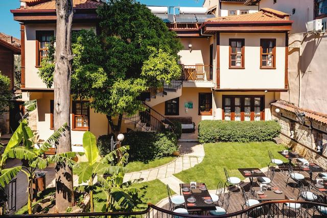 ميديتيران أرت هوتل