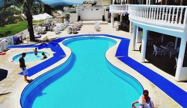 فلامنجو كانتري كلوب أدابوكو 2 بد رومز