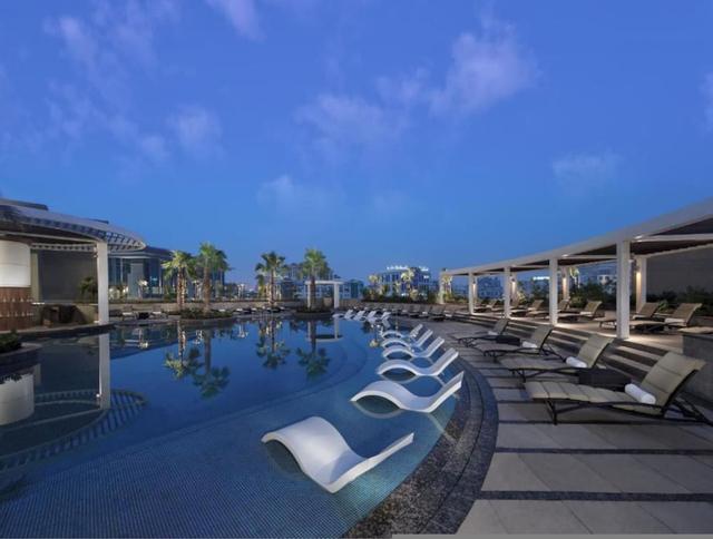 شقة فاخرة بغرفة نوم واحدة بالقرب من برواز دبي، موقع مميز