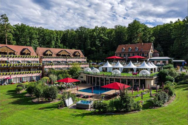 أوتل آند سبا ليه فيوليت