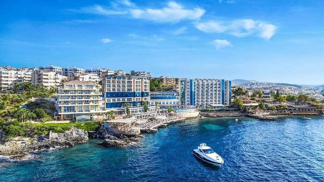 كاريزما دي لوكس هوتل