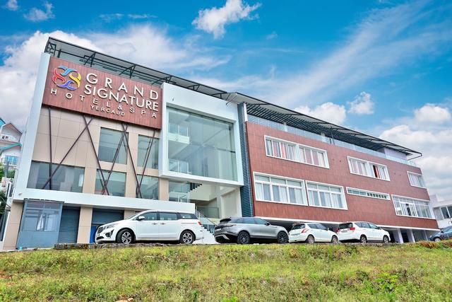 جراند سيجنيتشر هوتل آند سبا